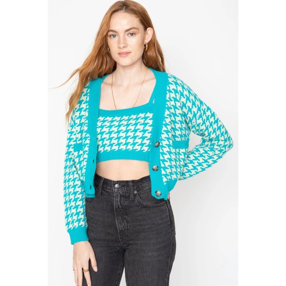 Callahan 2-piece Set Cropped Cardigan Sweater + Tank in Blue Houndstooth Pattern - Picture 3 of 6